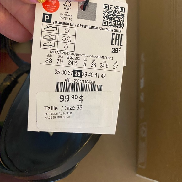 Black leather buckled heel sandal - Picture 6 of 6